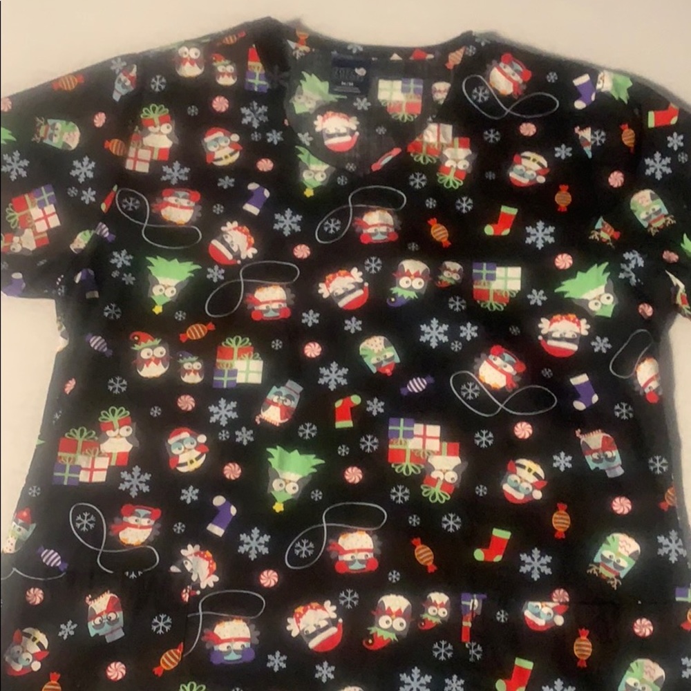 Euc Christmas scrub top